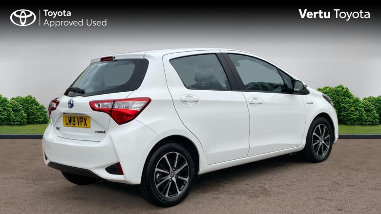 Toyota Yaris 1.5 Hybrid Icon Tech 5dr CVT Hybrid Hatchback